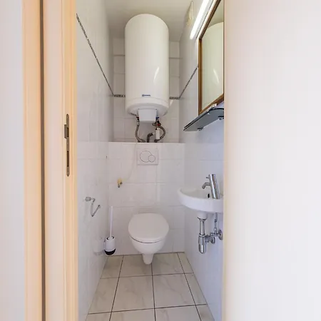 Apartment Flat Near Leopoldlaan With Side Sea View, Cleaning Included *