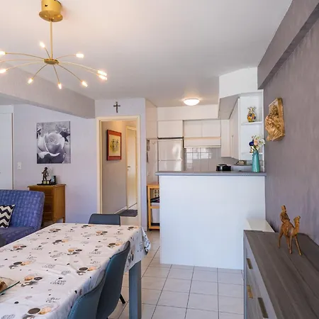 Apartment Flat Near Leopoldlaan With Side Sea View, Cleaning Included