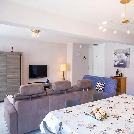 Flat Near Leopoldlaan With Side Sea View, Cleaning Included Apartment *