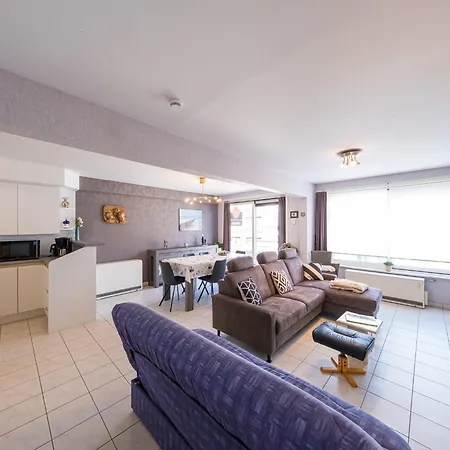 Apartment Flat Near Leopoldlaan With Side Sea View, Cleaning Included *