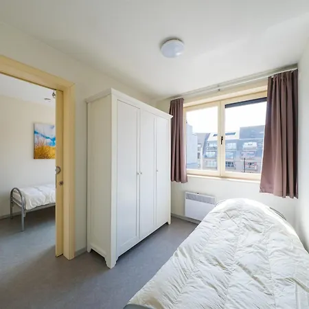 Apartment Flat Near Leopoldlaan With Side Sea View, Cleaning Included Middelkerke